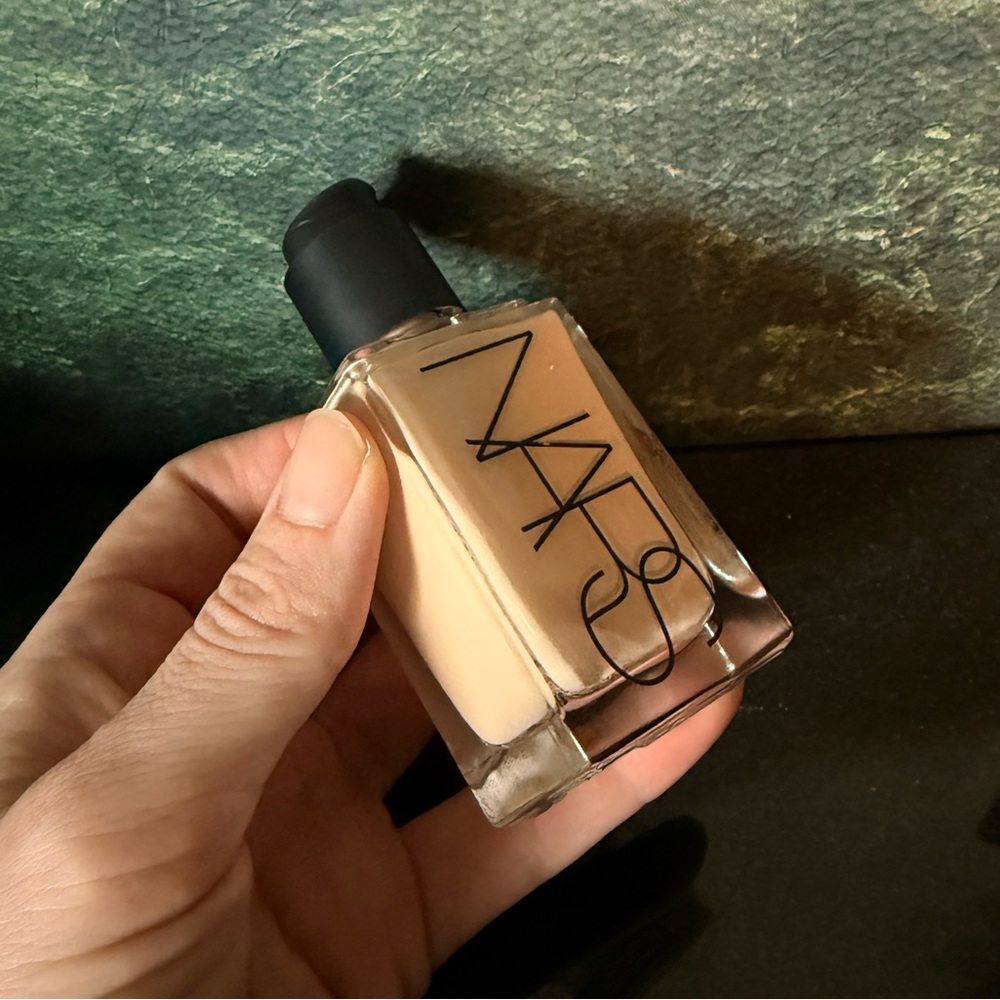 NARS Light Reflecting Foundation Light 2 / Mont Blanc